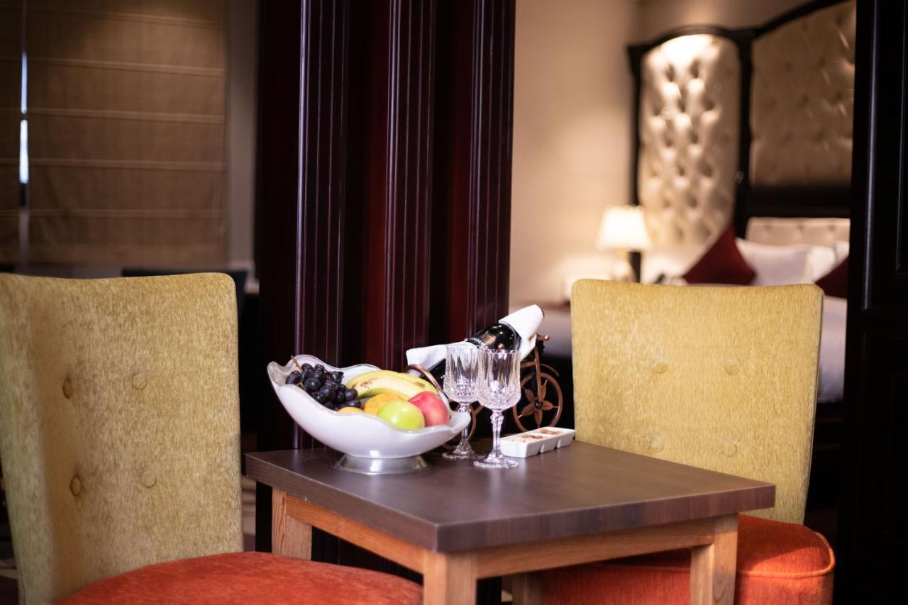 Hotel Pabera Heritage Boutique Катманду Экстерьер фото